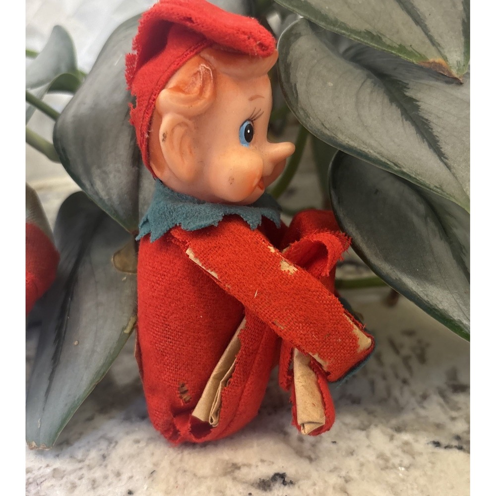 Vintage 2 Knee Huggers Elf Pixie Shelf Sitter Green Red Christmas Japan Damage - Picture 3 of 16